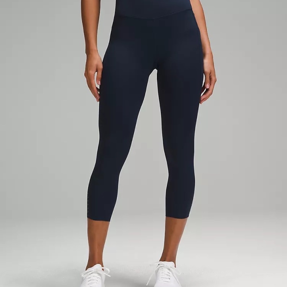 Lululemon Base Pace High-Rise Crop 23” NAVY W6B01S. SIZE 10